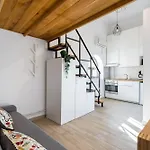 Cozy Old Town Apartment 7 - Selari